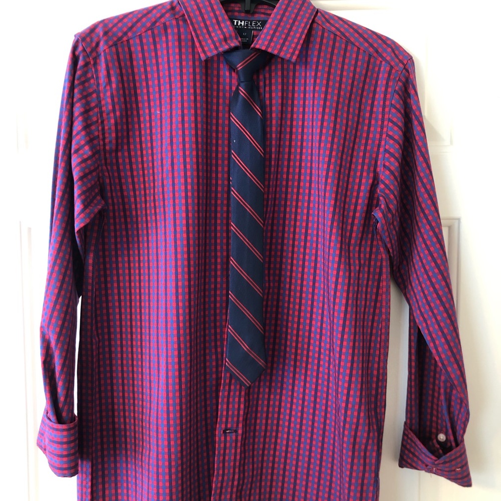 BOYS Dress-shirt w/matching tie.